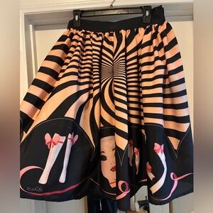 Danielle Von Fitch Mannequin skirt